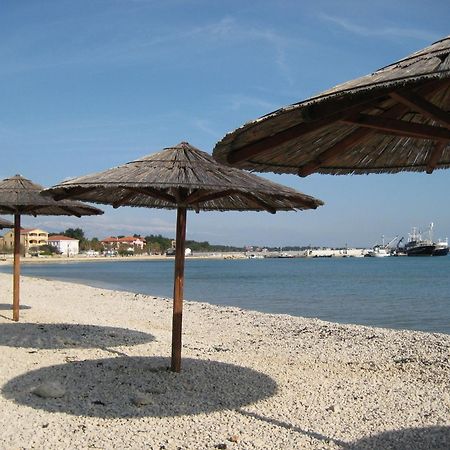 Holiday Home Branka - 80 M From Beach Vir Luaran gambar