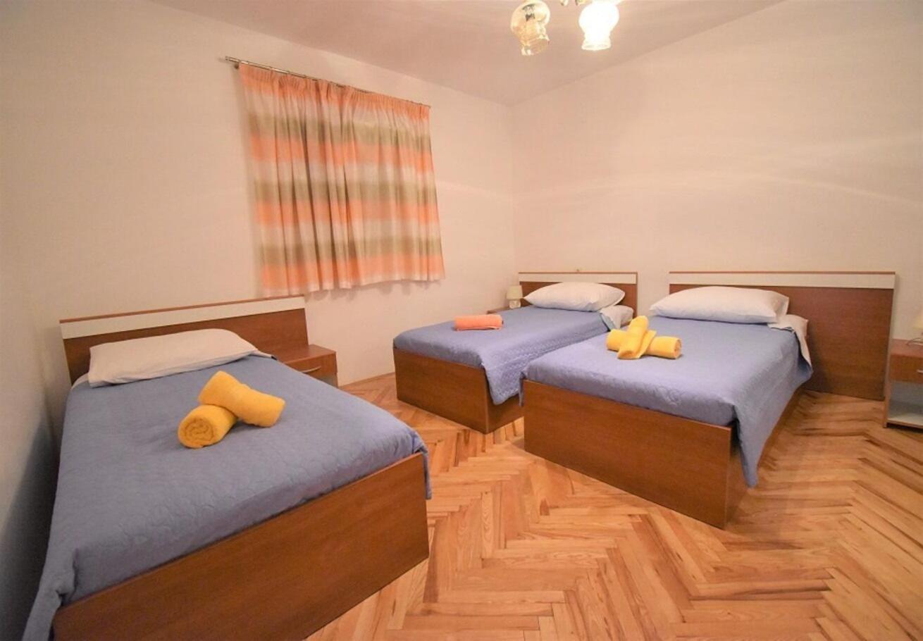 Holiday Home Branka - 80 M From Beach Vir Luaran gambar