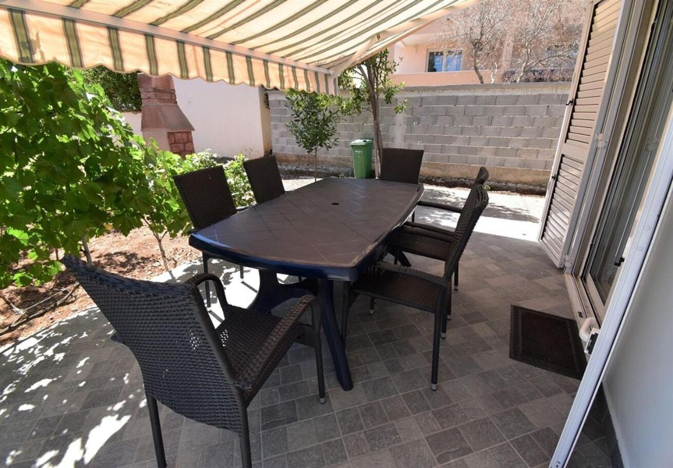 Holiday Home Branka - 80 M From Beach Vir Luaran gambar