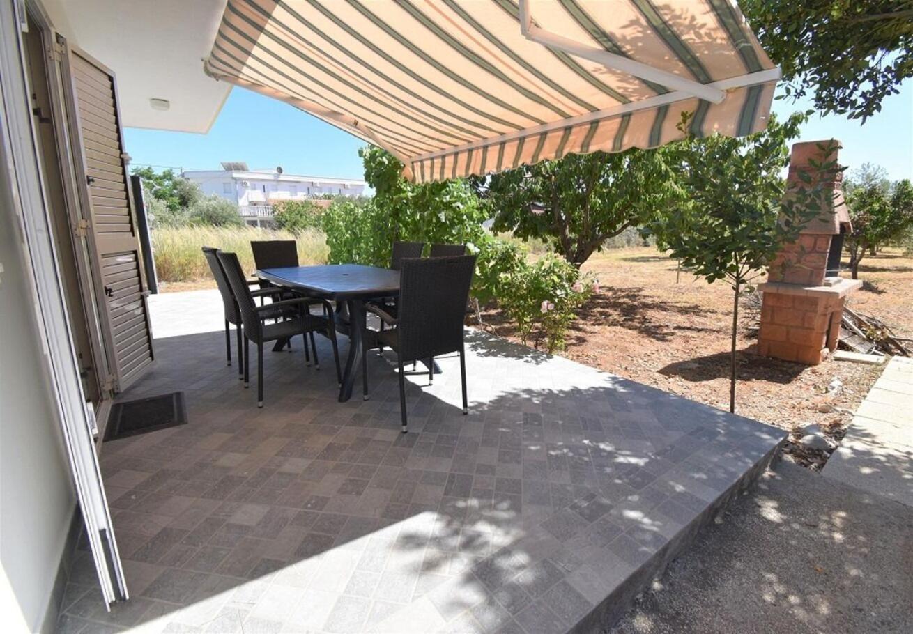 Holiday Home Branka - 80 M From Beach Vir Luaran gambar